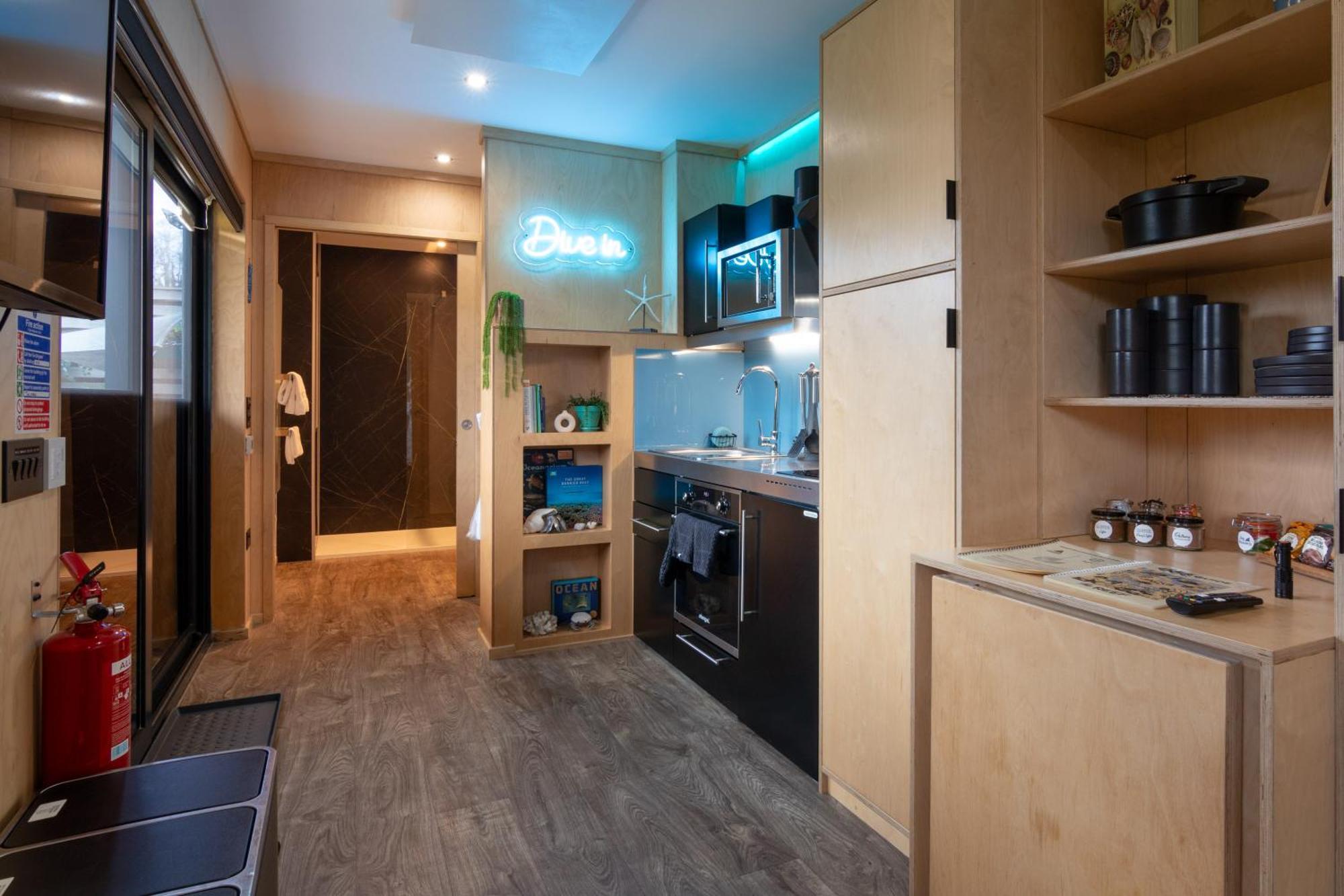 The Reef - Unique Hot Tub Cabin In Милпорт Екстериор снимка